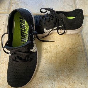 Nike Run Natural black & white shoe